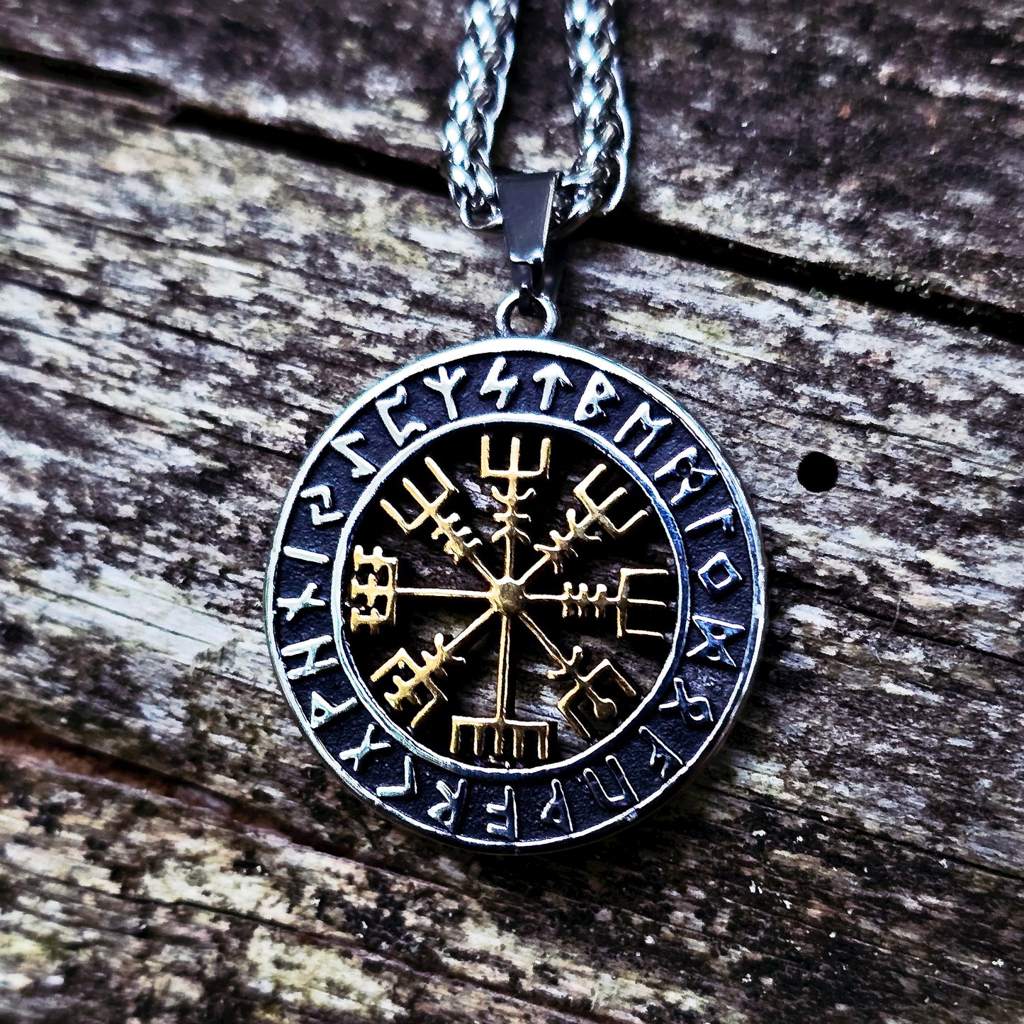Necklace "Runkompass Vegvisir" (Dual Tone)