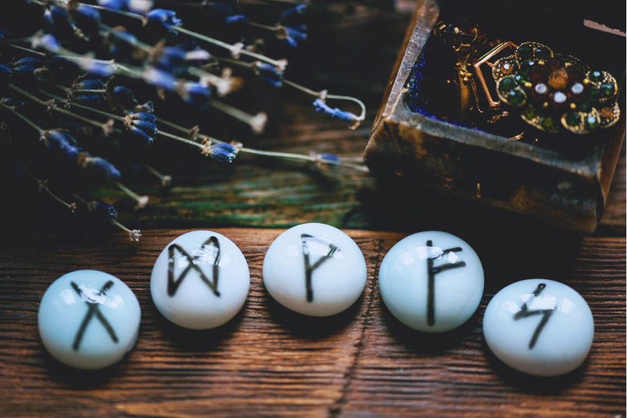 Chakra och Wicca mineralset