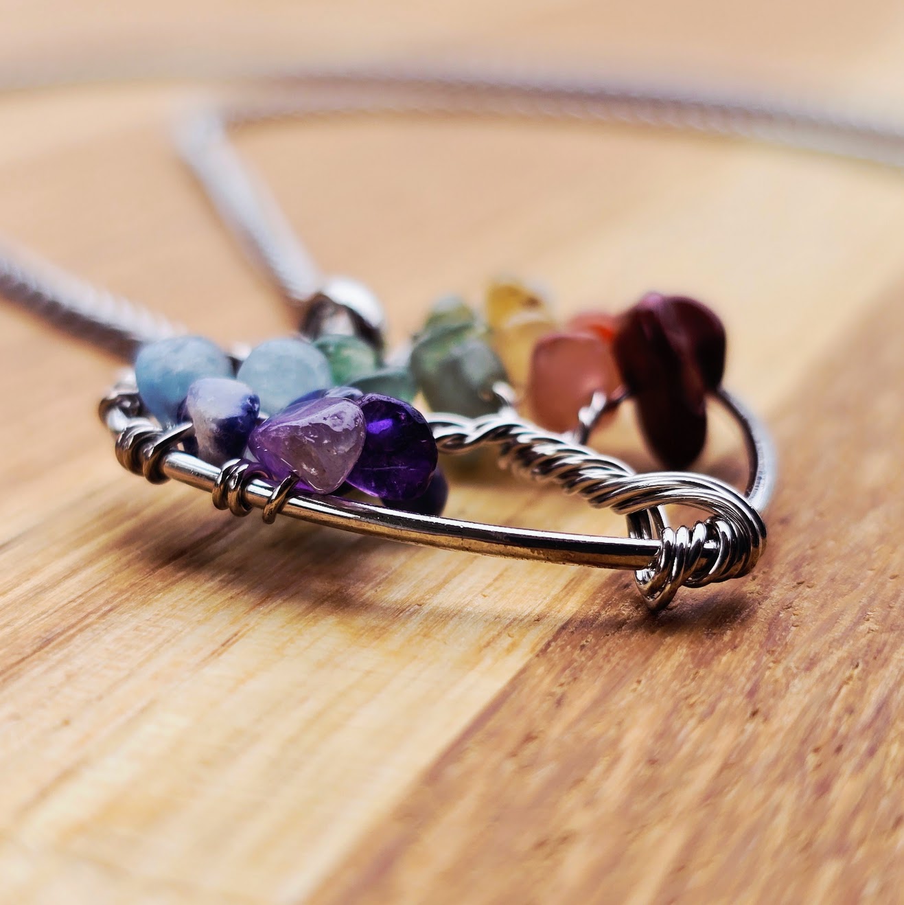 Edelsteinanhänger "Chakra-Lebensbaum" Herz