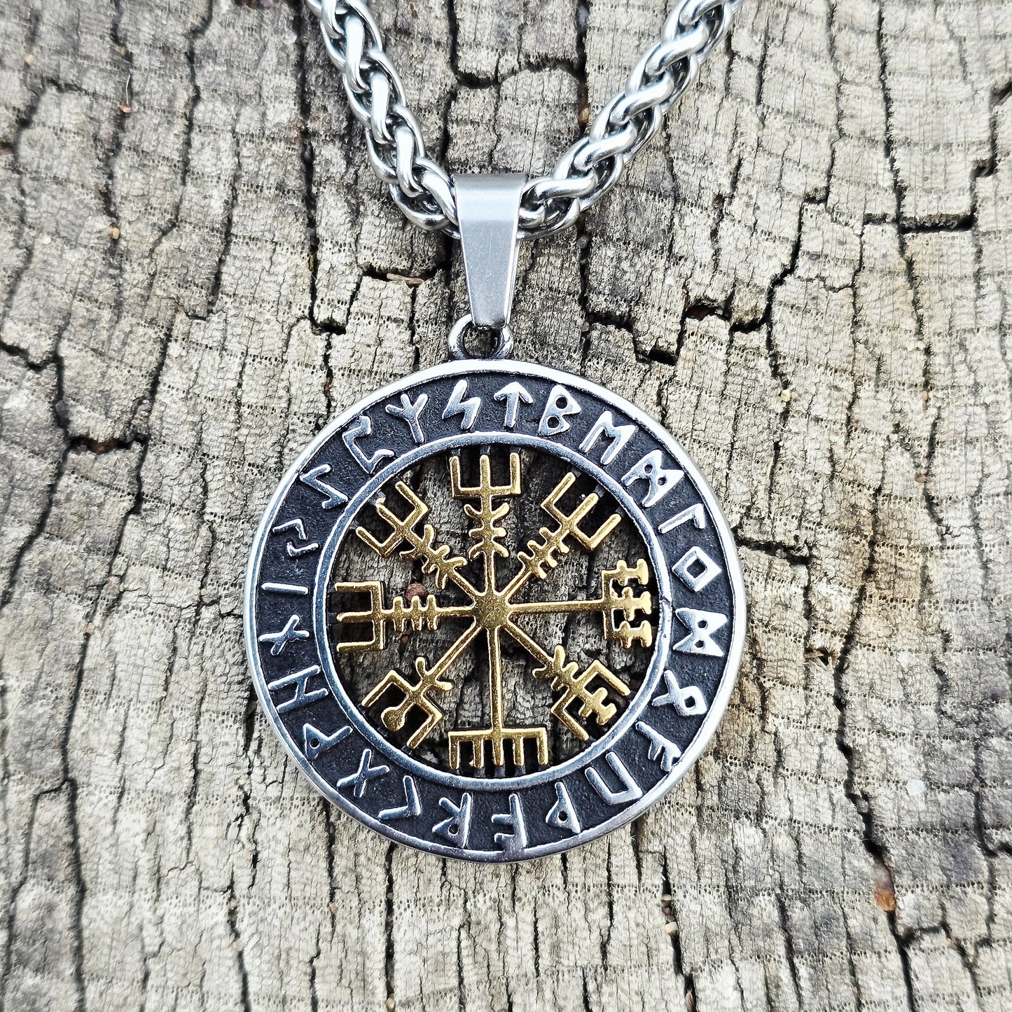 Necklace "Runkompass Vegvisir" (Dual Tone)