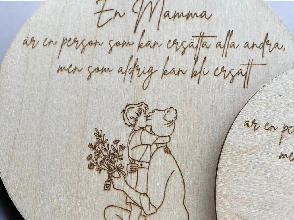 Trädekoration "En Mamma" Naturskiva