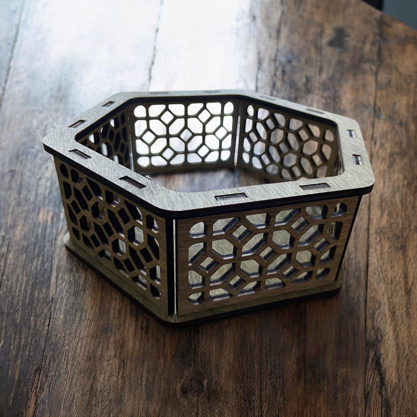 Låda hexagonal - oljad