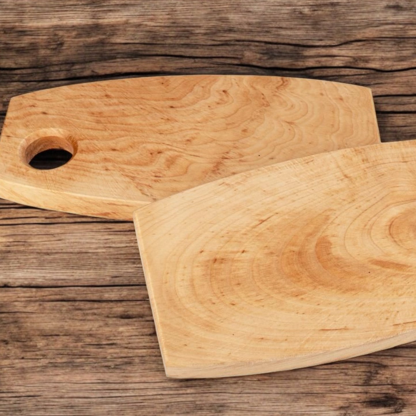 Rustikalt Brödskärbräda i Alträ