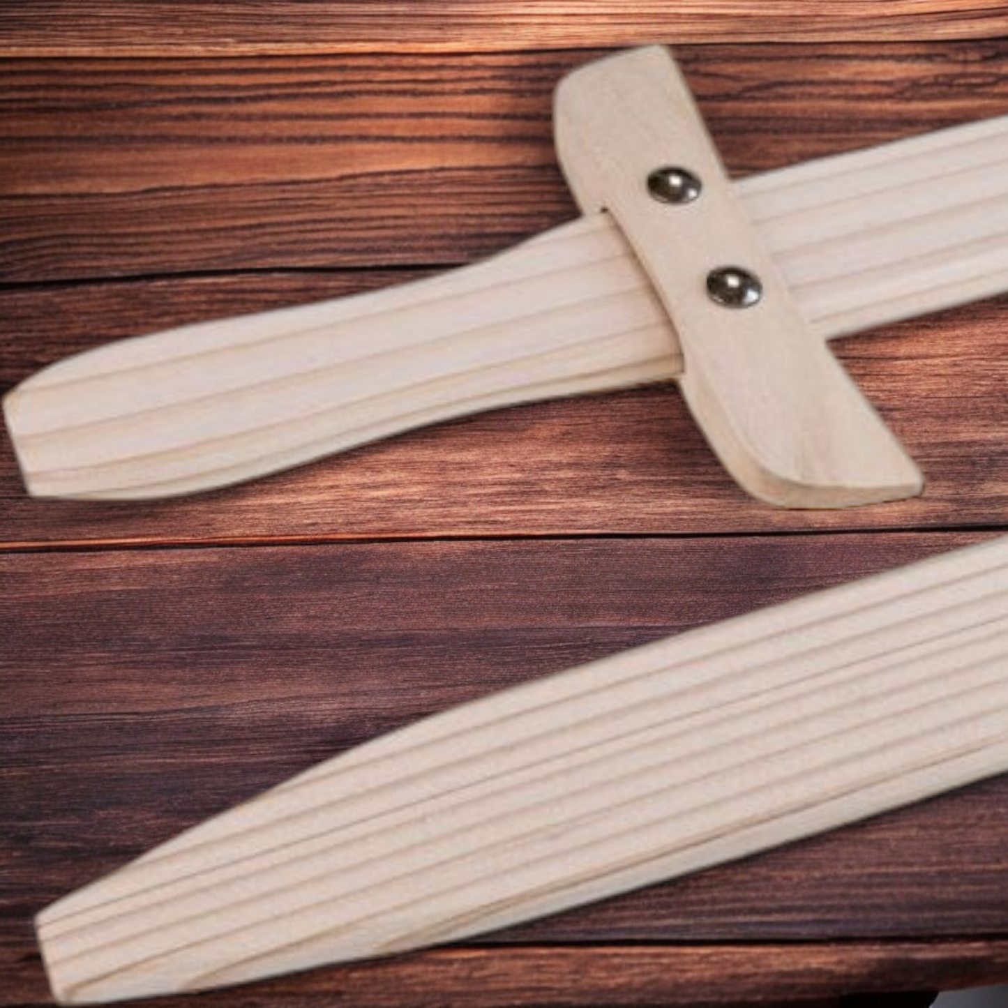 Spelsvärd i granträ - för fantasifulla äventyr - Svärd 33 cm