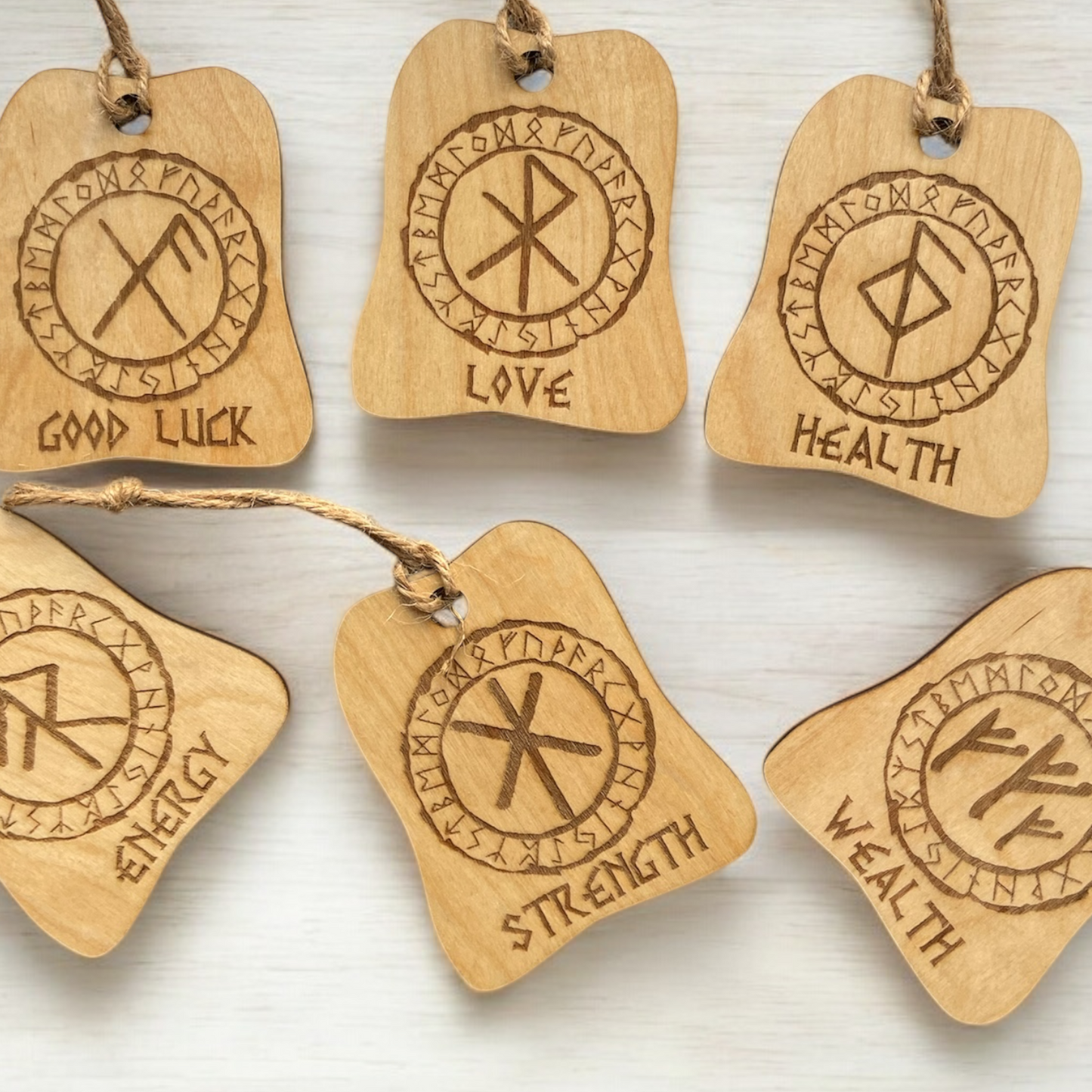 Nordisches Runeamulett – Schutz und Stärke in einem eleganten Design 🌿✨